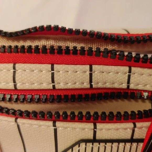 NWT Snoopy Baseball Themed Waist Bag - Picture 7 of 10